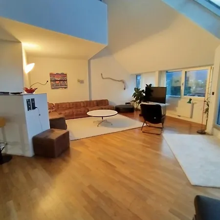 Wunderschoenes Penthouse In Den Bergen アパート *